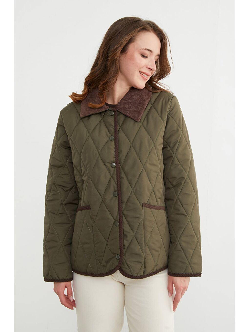 Haki Kadife Detaylı Polo Yaka Kapitone Mont-4