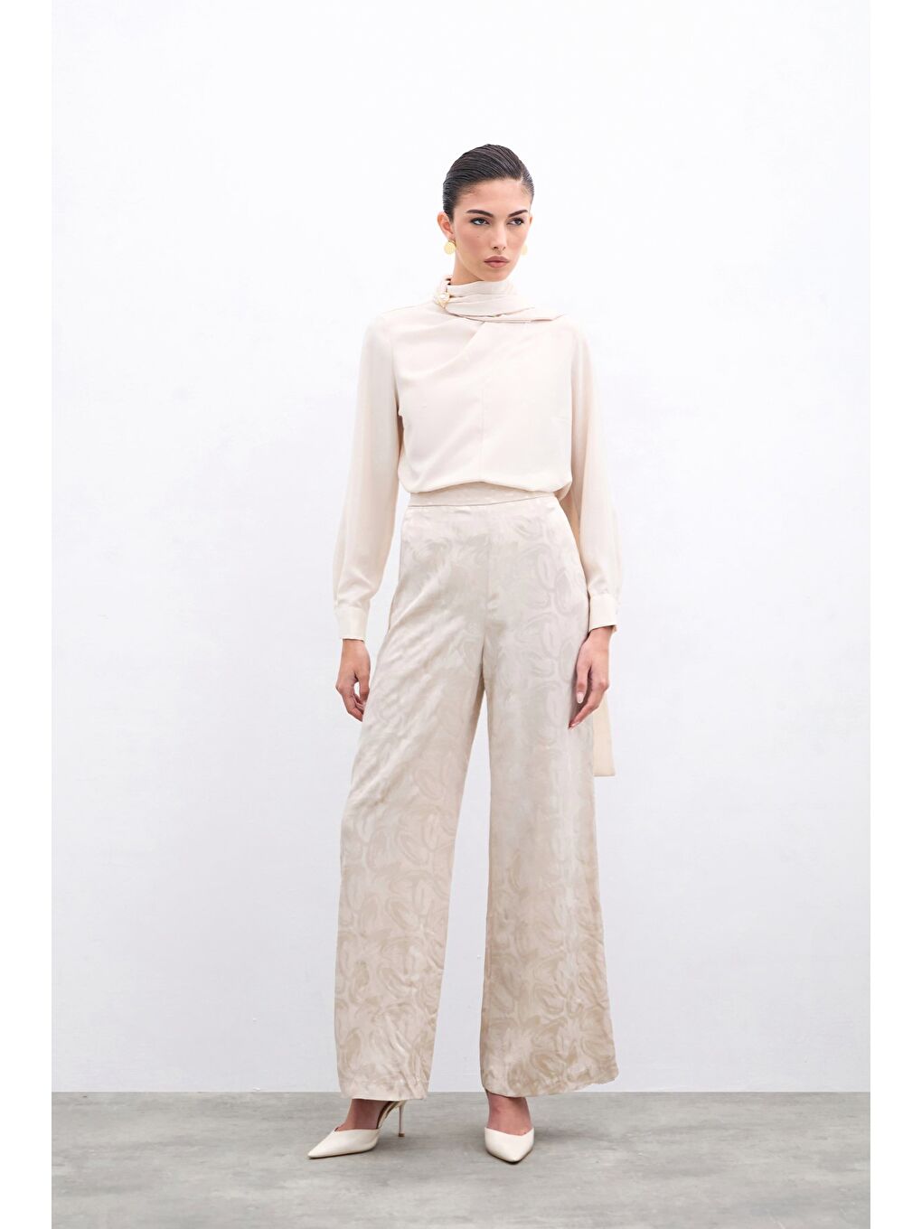 Şal Detaylı Bluz - Bej-3