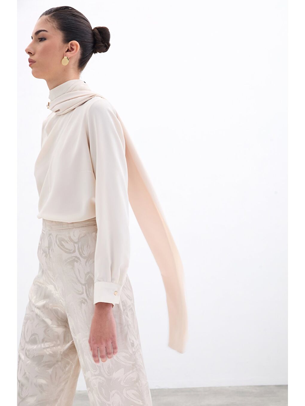 Şal Detaylı Bluz - Bej-4