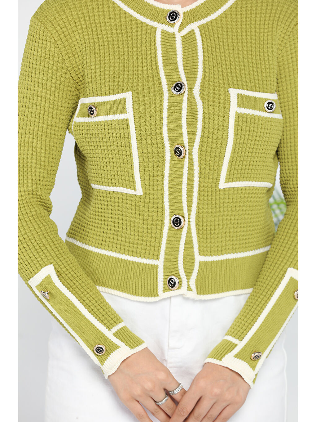 Yeşil Cep Detaylı Düğmeli Triko Ceket-3