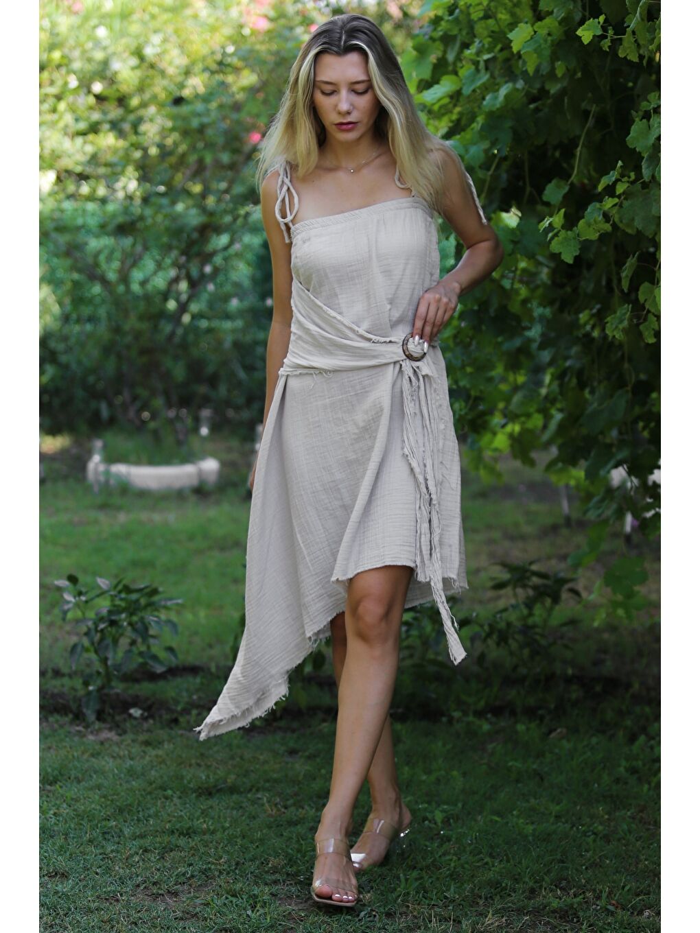 Bej Askılı Yıkamalı Tokalı Dokuma Asimetrik Casual Pamuk Elbise-2