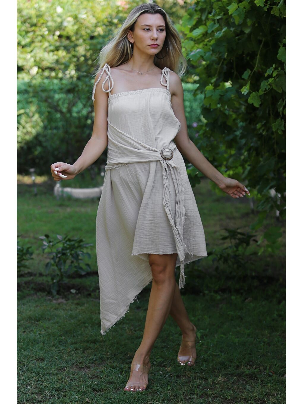 Bej Askılı Yıkamalı Tokalı Dokuma Asimetrik Casual Pamuk Elbise-4