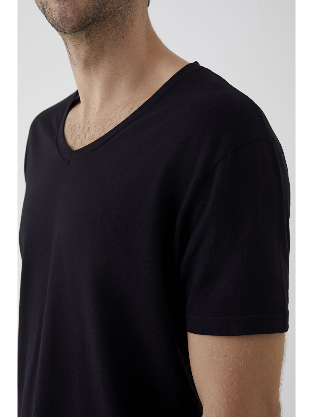 Siyah Erkek Pamuklu V Yaka Kısa Kollu Tişört 2 Adet-3
