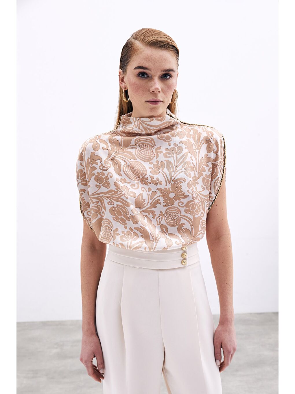 Aksesuarlı Yarasa Kol Bluz - Bej-1