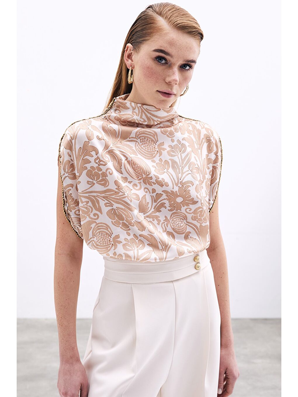 Aksesuarlı Yarasa Kol Bluz - Bej-2