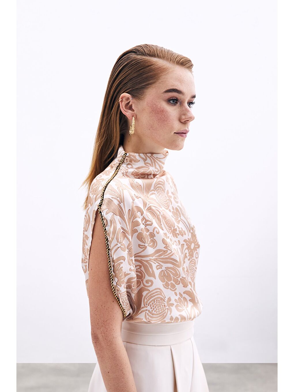 Aksesuarlı Yarasa Kol Bluz - Bej-4