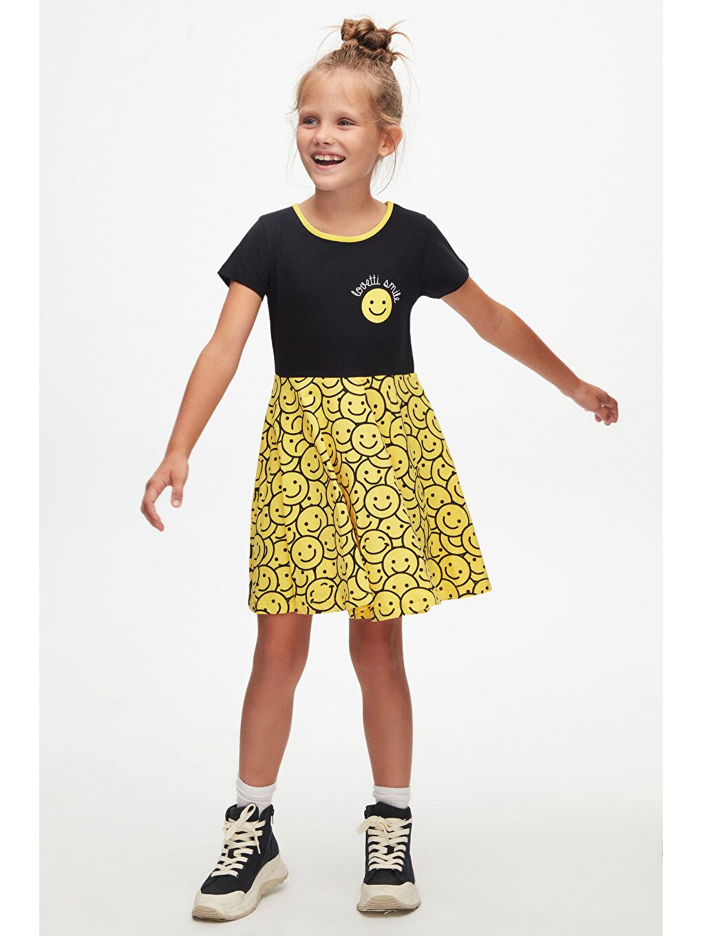 Siyah Gülen Yüz Kız Çocuk Desenli Smile Baskılı Kısa Kol Elbise