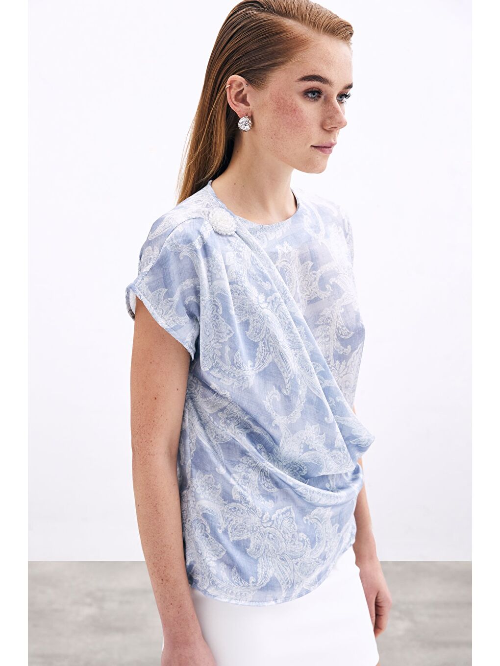 Aksesuar Detaylı Bluz - Mavi-3