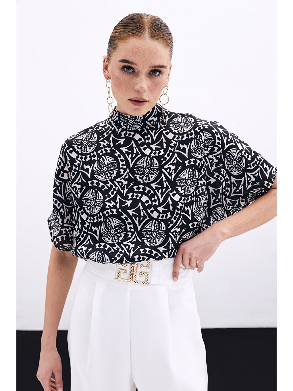 Kısa Kol Desenli Bluz - Siyah-2