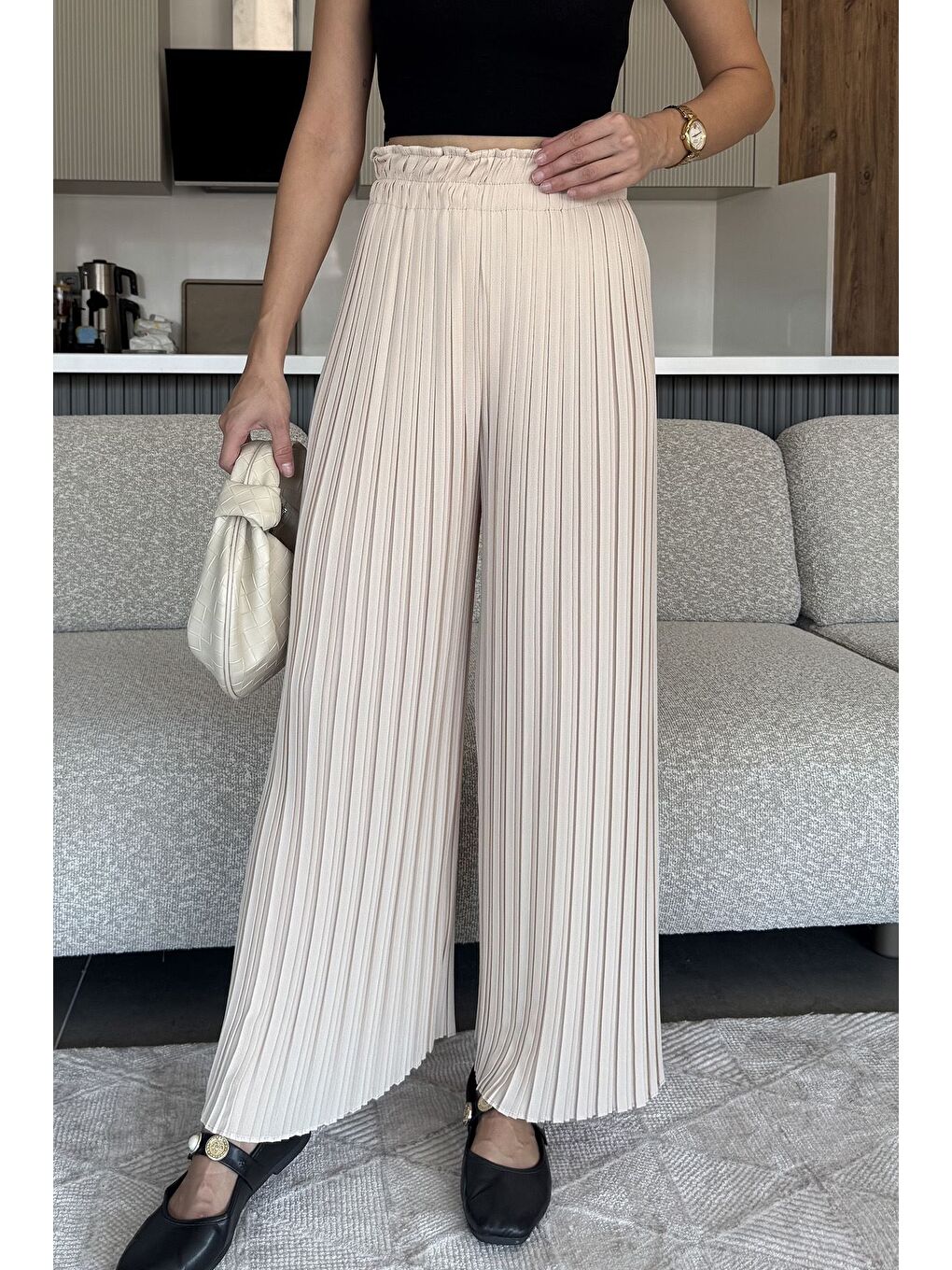 Bej Kadın Bel Lastikli Piliseli Bol Kesim Pantolon-1