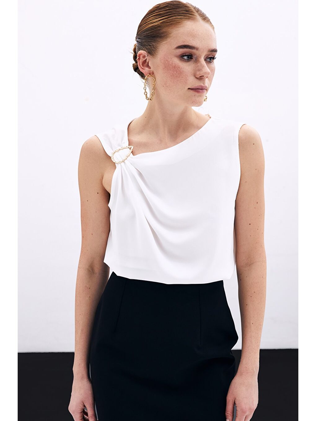 Tek Omuz Detaylı Bluz - Ekru-1