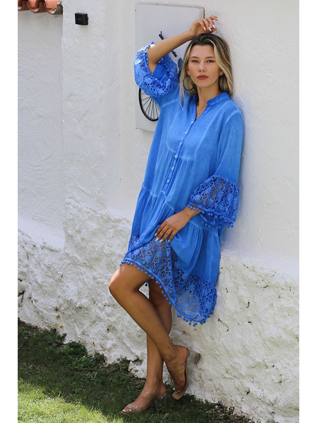 Açık Mavi Hakim Yaka 3/4 Kol Düğmeli Kol Ve Etek Ucu Dantelli Dokuma Casual Elbise-4