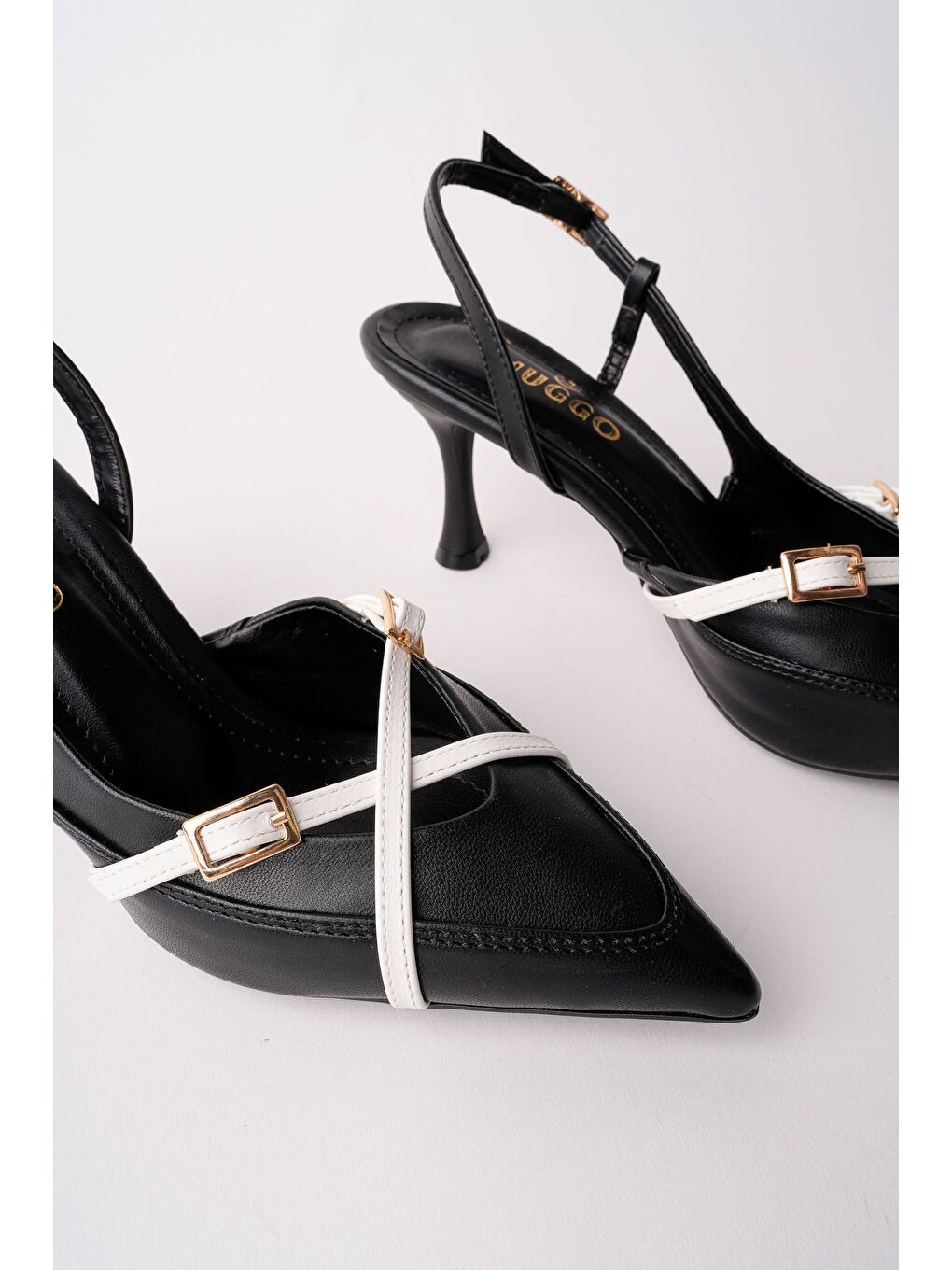 Siyah İCONS Sivri Burun Arkası Açık Kemer Detaylı İki Bantlı Kadın Topuklu Ayakkabı-5