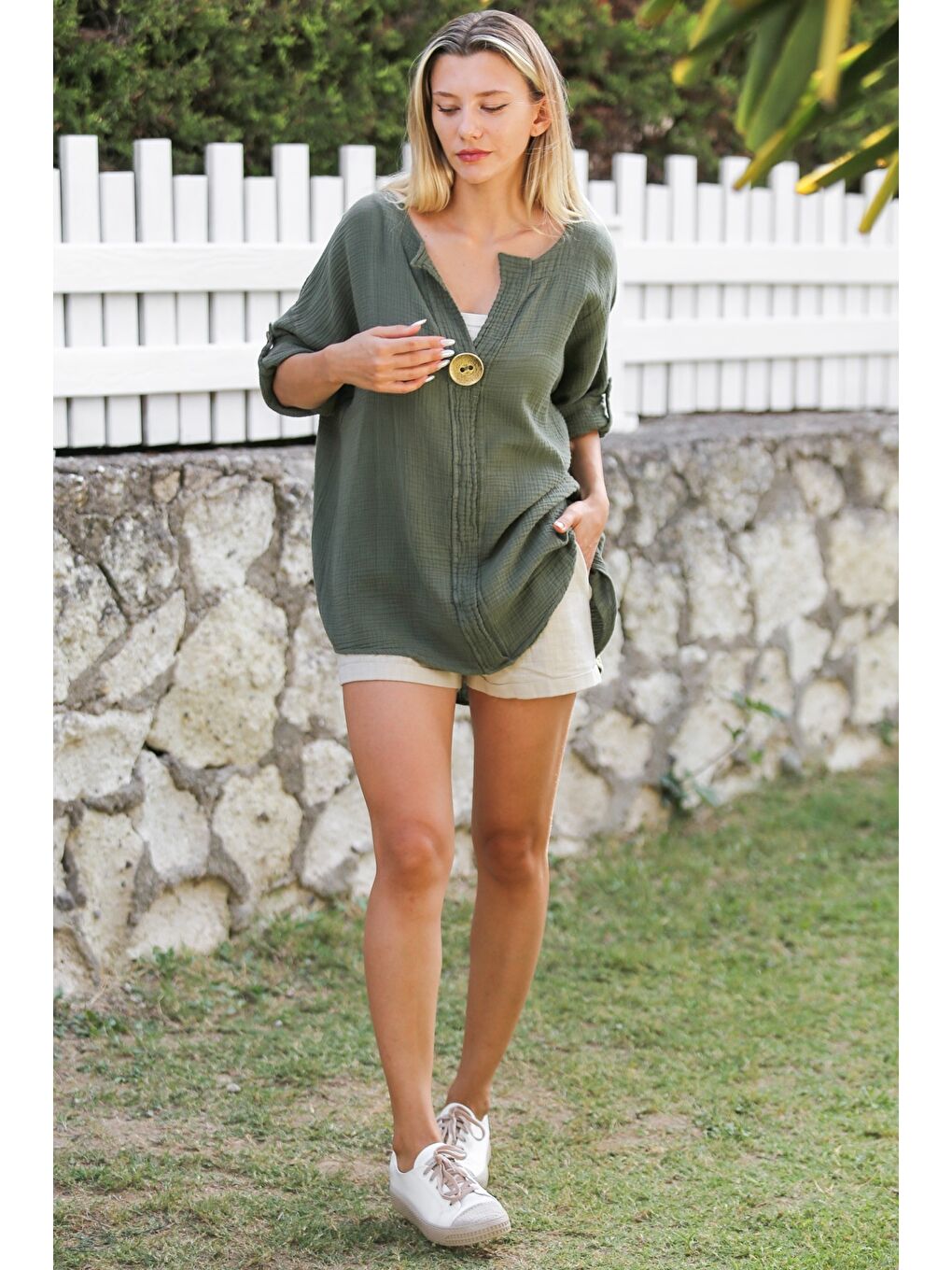 Haki Patlı Yaka Uzun Kol Düğmeli Yıkamalı Dokuma Casual Müslin Bluz-3