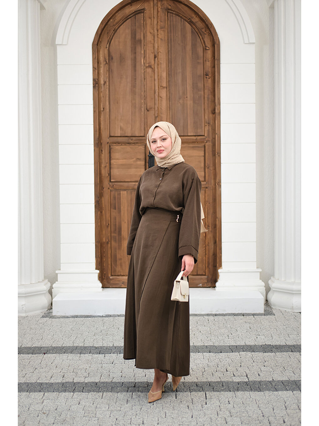 Kadın Gold Kemer Detay Gömlekli Takım Kahverengi-4