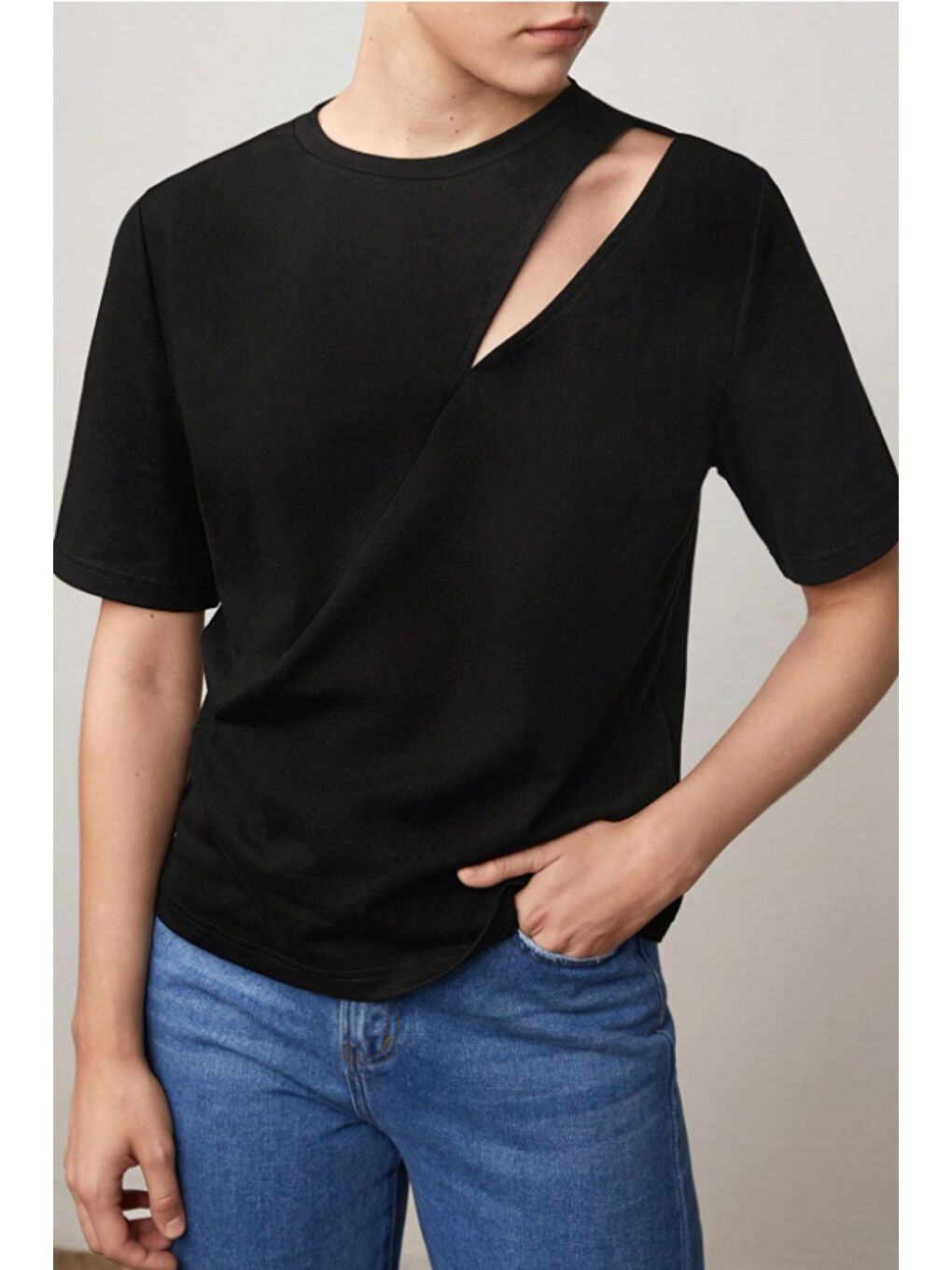 Siyah Omuz Dekolteli Basic Kadın Tişört – Modern Kesim Günlük Bluz-4