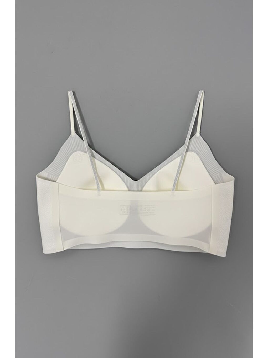 Balensiz Dikişsiz Lazer İp Askılı Pedli Sütyen C26235 Ekru-1