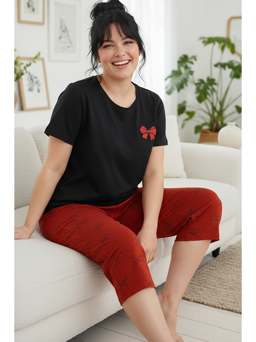 Siyah Desenli Pamuklu Büyük Beden Battal Boy Örme Kapri Pijama Takım