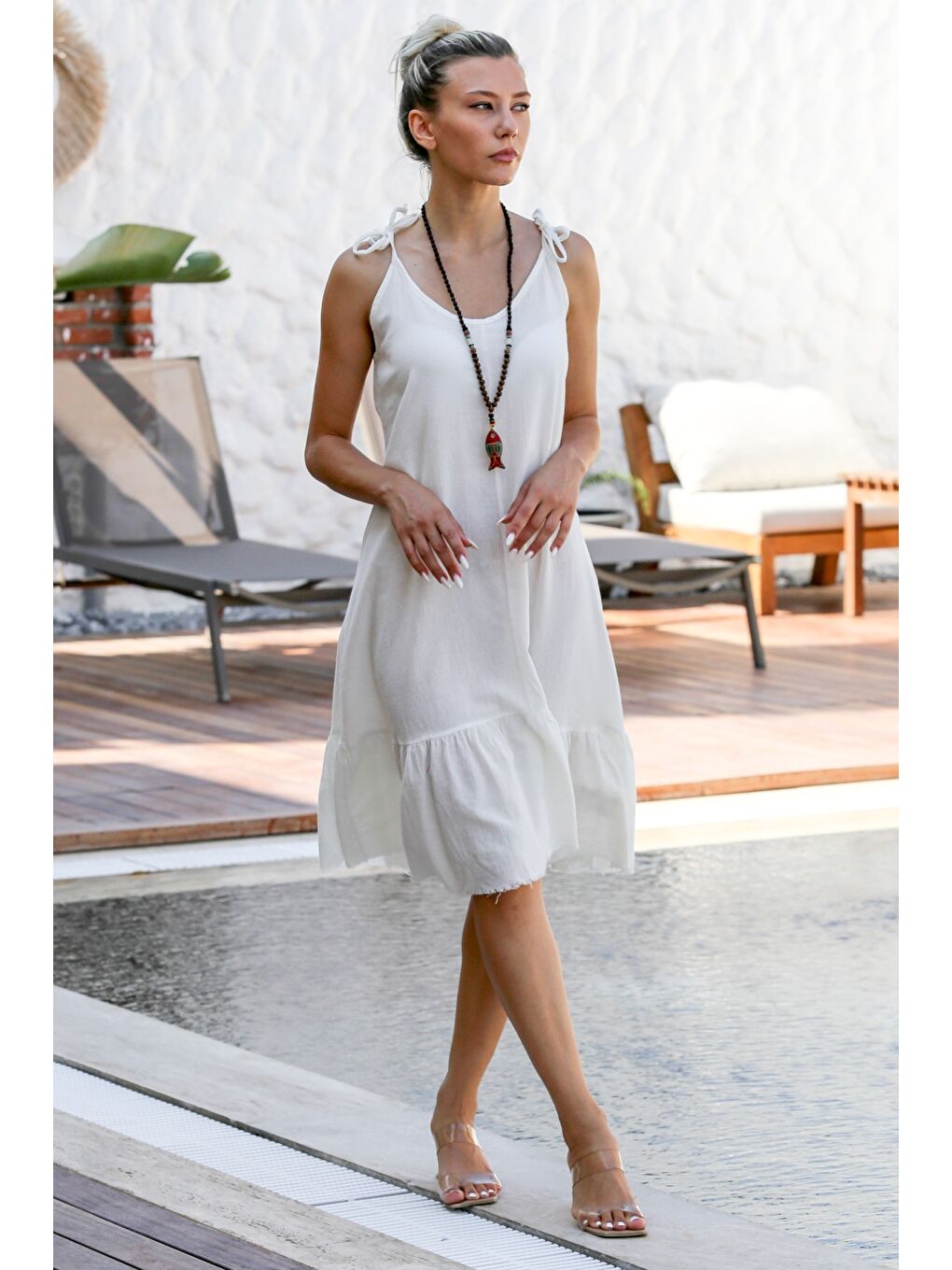 Beyaz Askılı Yıkamalı Etek Ucu Fırfırlı Dokuma Casual Pamuklu Elbise-2