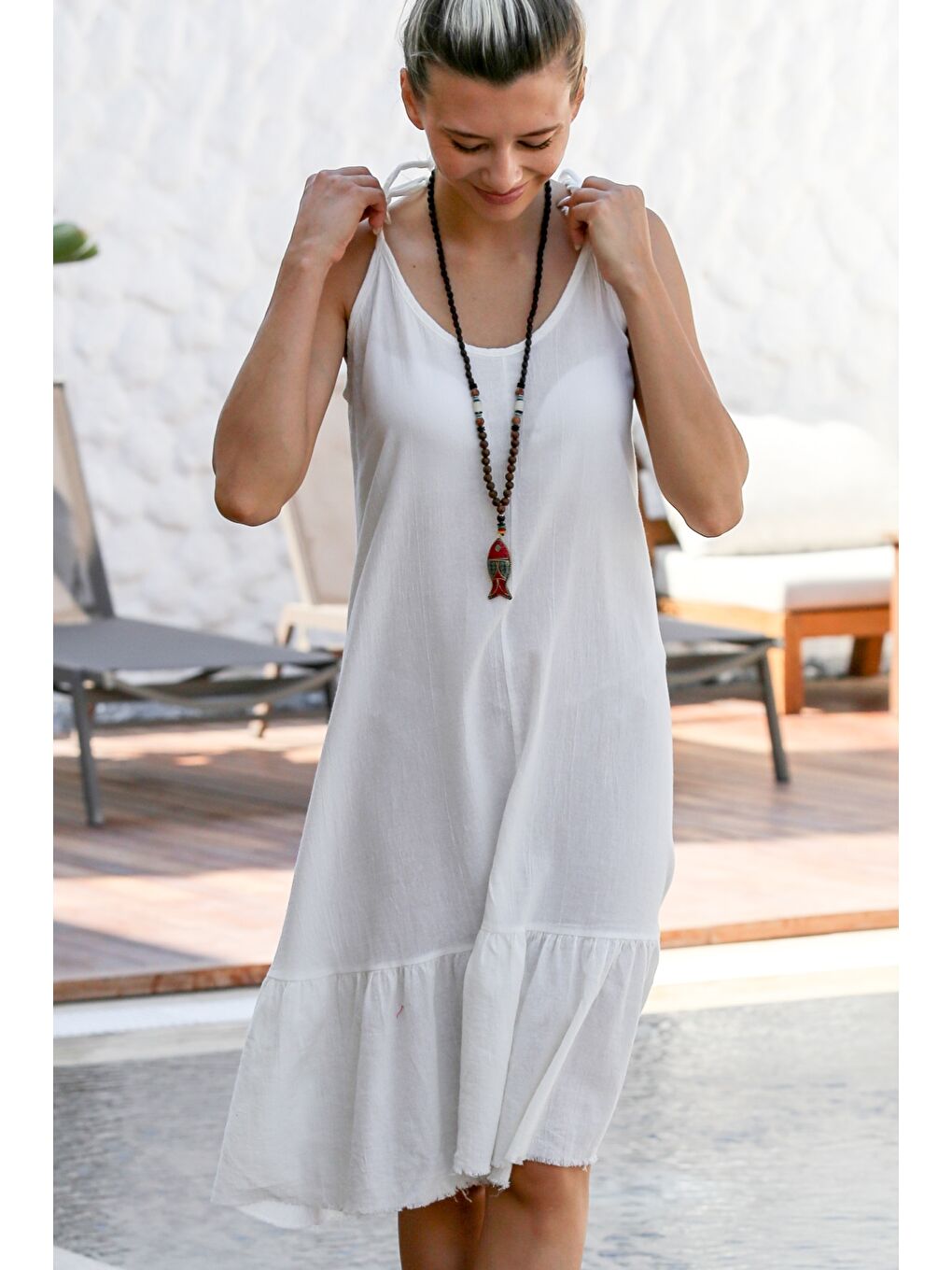 Beyaz Askılı Yıkamalı Etek Ucu Fırfırlı Dokuma Casual Pamuklu Elbise-4