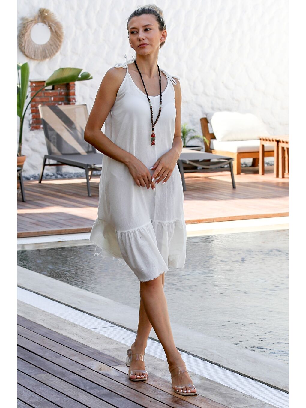 Beyaz Askılı Yıkamalı Etek Ucu Fırfırlı Dokuma Casual Pamuklu Elbise-5