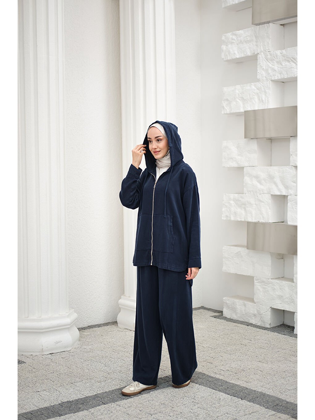 Kadın Fermuarlı Çift Cepli Kapüşonlu Pantolonlu Takım Lacivert-1
