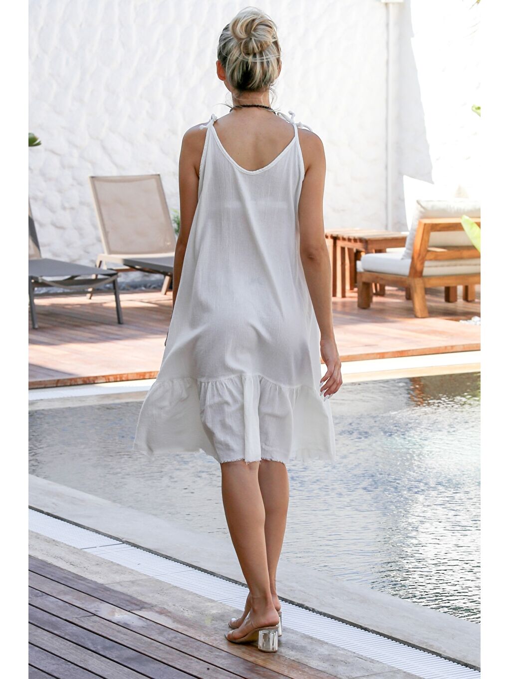 Beyaz Askılı Yıkamalı Etek Ucu Fırfırlı Dokuma Casual Pamuklu Elbise-7