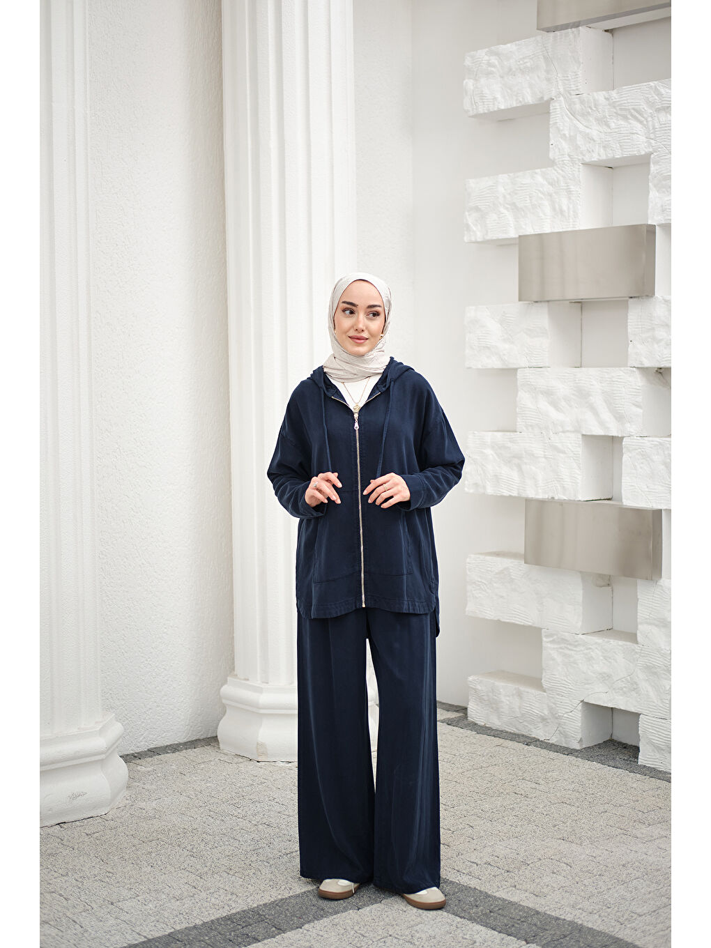 Kadın Fermuarlı Çift Cepli Kapüşonlu Pantolonlu Takım Lacivert-2