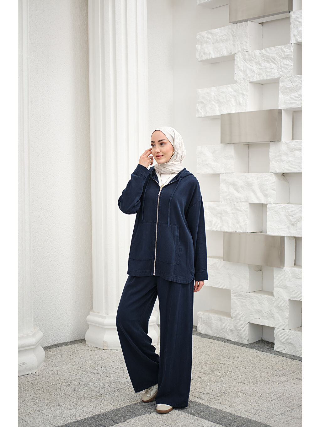 Kadın Fermuarlı Çift Cepli Kapüşonlu Pantolonlu Takım Lacivert-3