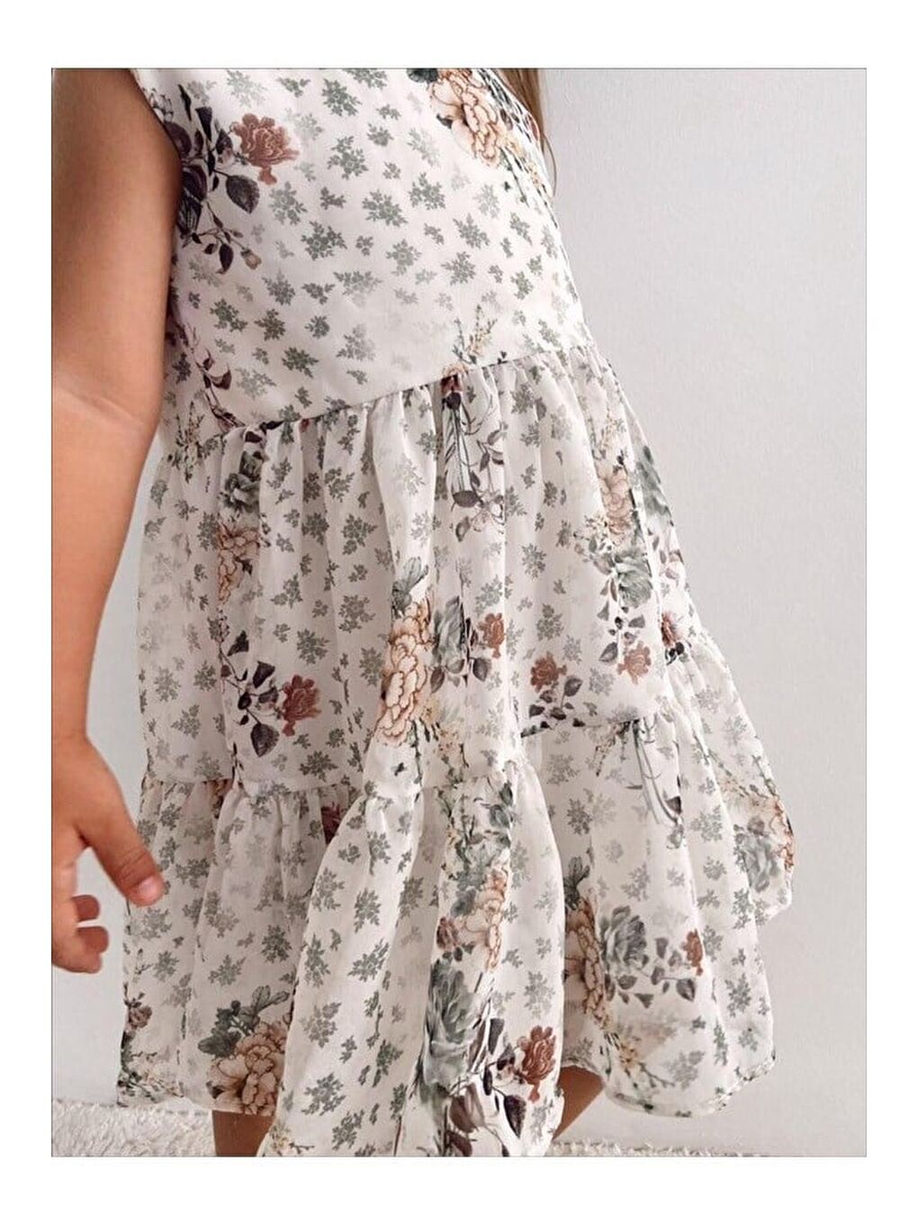 Yeşil Kız Çocuk Pamuklu Çiçek Desenli Kat Kat Elbise-3