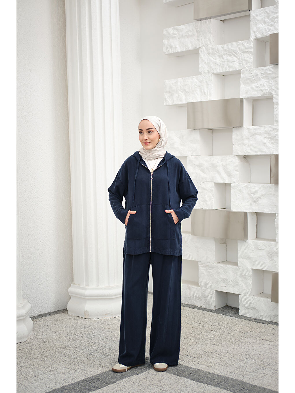 Kadın Fermuarlı Çift Cepli Kapüşonlu Pantolonlu Takım Lacivert-4
