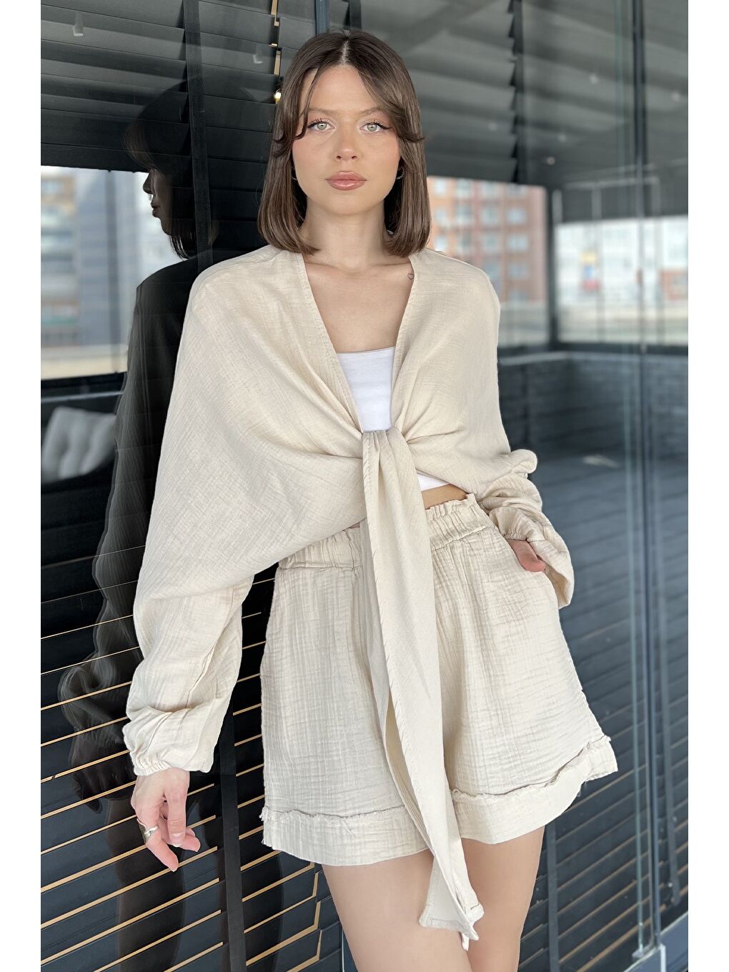 Bej Kadın Yarasa Kol Ön Bağlamalı Bluz-1