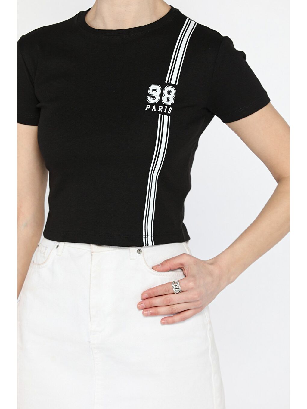 Siyah Kadın Bisiklet Yaka Baskılı Crop Top Tişört-2