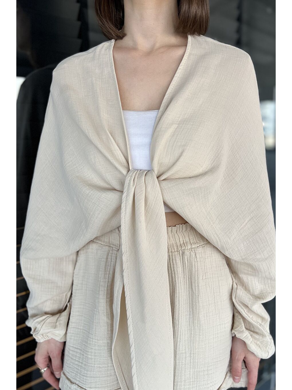 Bej Kadın Yarasa Kol Ön Bağlamalı Bluz-3