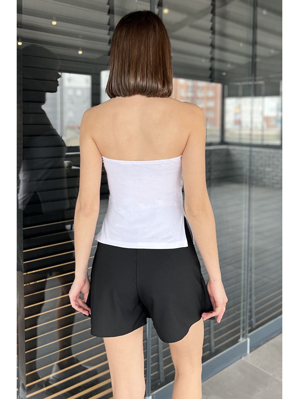 Beyaz Kadın Yanlar Yırtmaç Detaylı Straplez Bluz-2