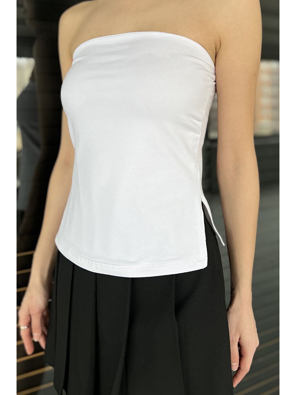 Beyaz Kadın Yanlar Yırtmaç Detaylı Straplez Bluz-3