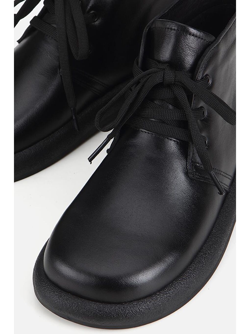 Kadın Deri Siyah Bağcıklı Düz Bot-3