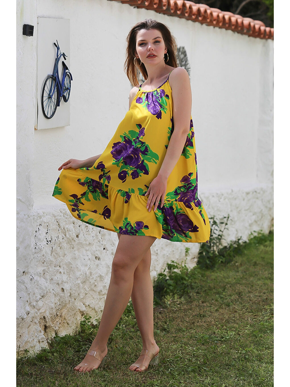 Sarı Eteği Fırfırlı Ayarlanabilir Askılı Allover Baskılı Casual Viskon Dokuma Elbise 105 66-2