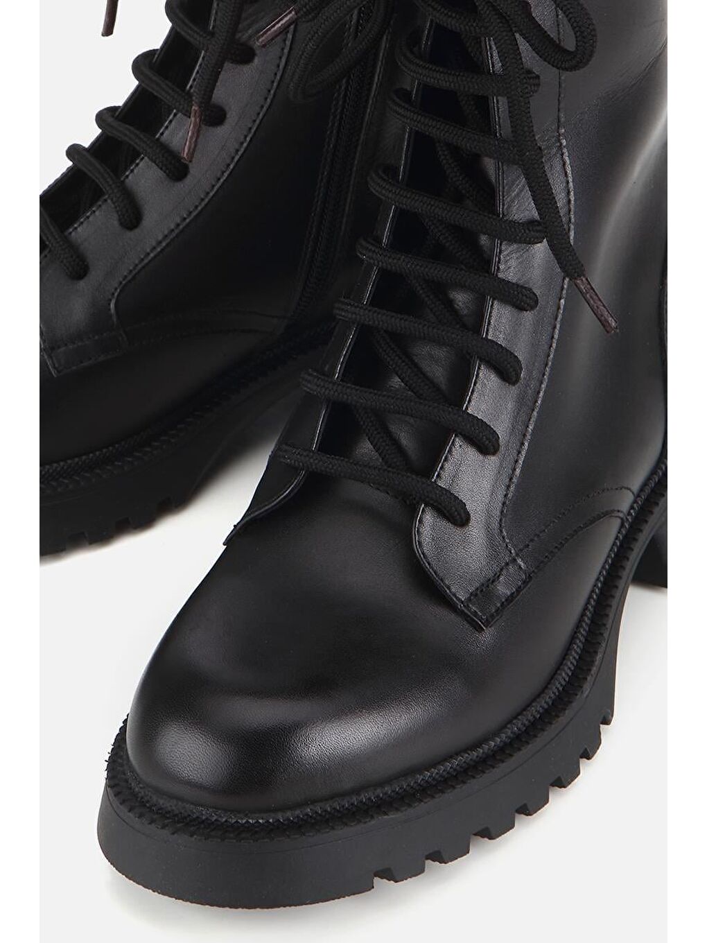 Kadın Deri Siyah Bağcıklı Düz Bot-3