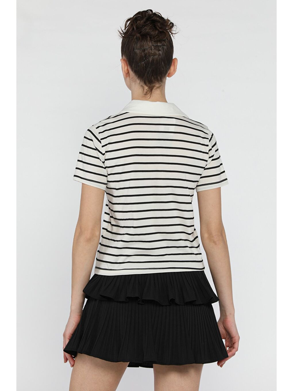 Ekru Kadın Çizgi Desenli Polo Yaka Tişört-2