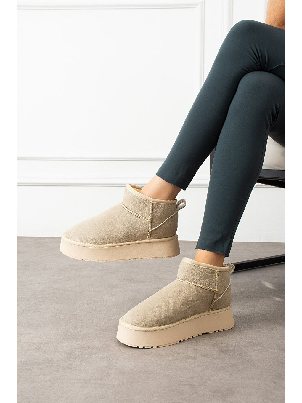 Bej Kadın Kalın Taban Süet İçi Kürklü Günlük Bot-1