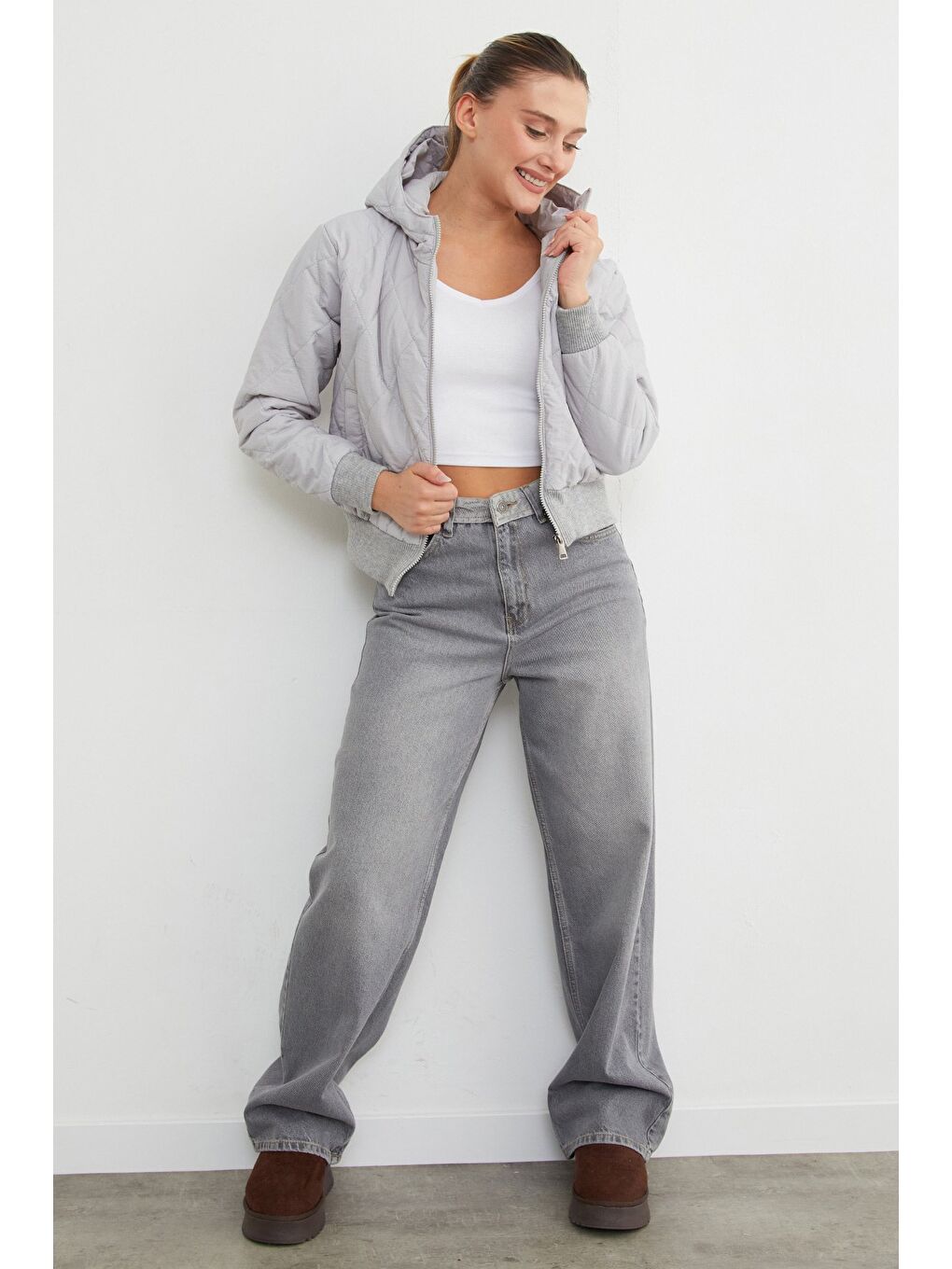 Gri Baklava Desenli Kapitone Kapüşonlu Crop Mont-3