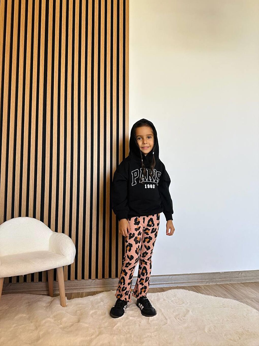 Karışık Kız Çocuk Pamuklu Siyah Kapüşonlu Sweatshirt Leopar Desenli Pantolon Takım-2