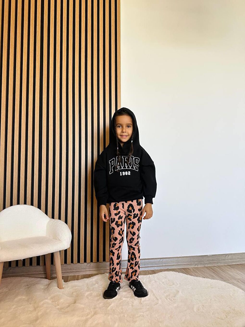 Karışık Kız Çocuk Pamuklu Siyah Kapüşonlu Sweatshirt Leopar Desenli Pantolon Takım-3