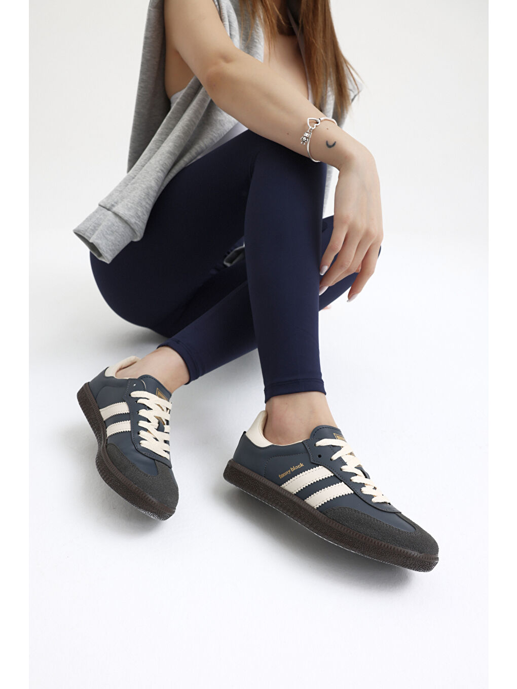 Gri Unisex Füme Cilt Termo Taban Yanı Şeritli Bağcıklı Spor Ayakkabı-2