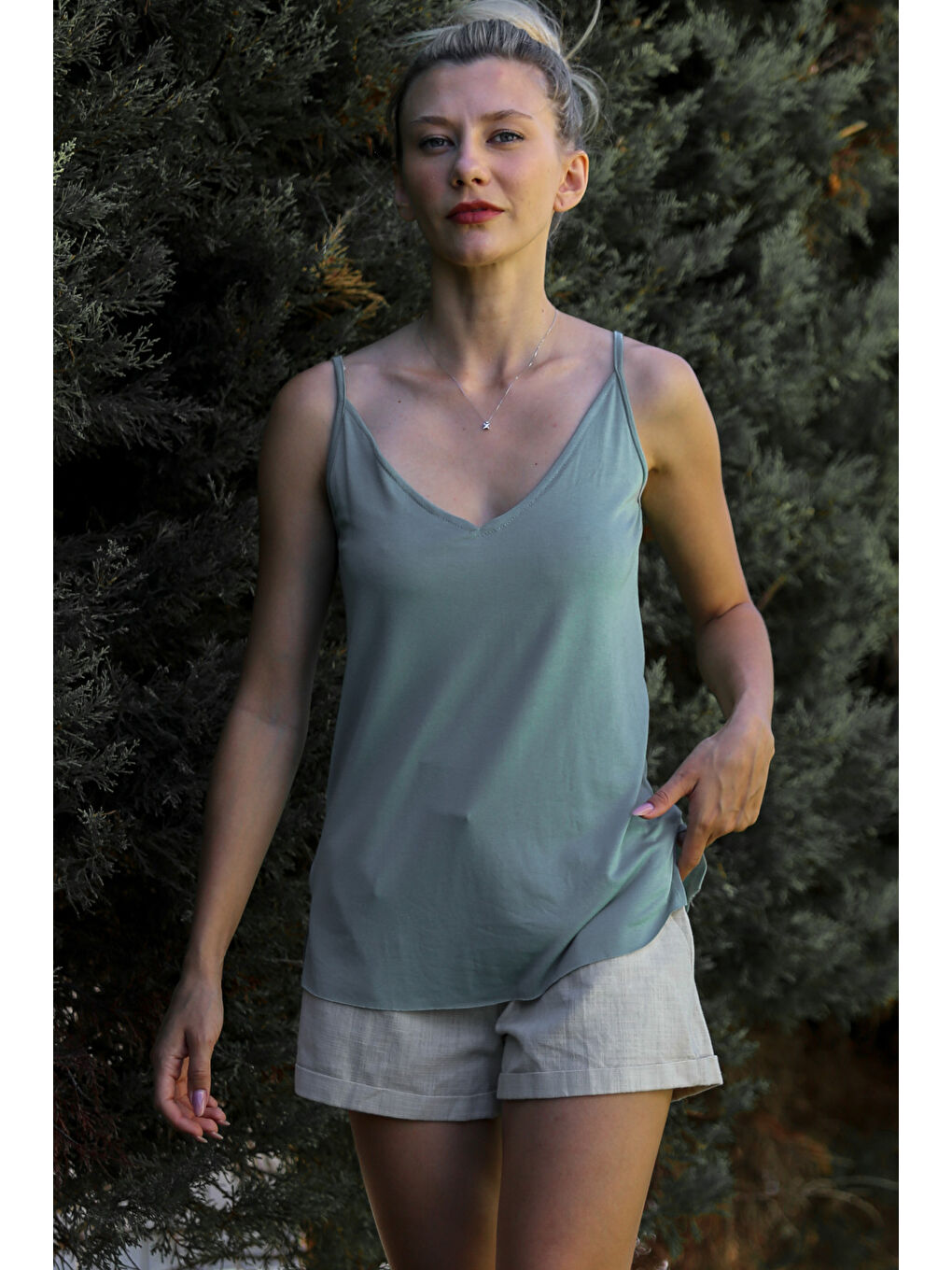 Haki V Yaka Askılı Yarım Astarlı Yırtmaçlı Örme Basic Casual Bluz