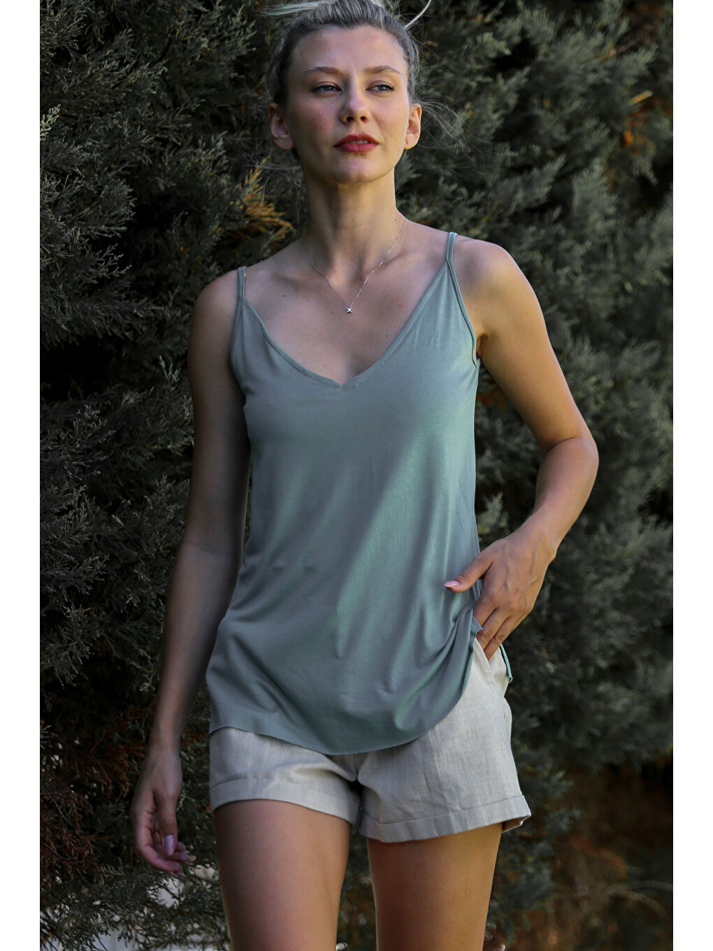 Haki V Yaka Askılı Yarım Astarlı Yırtmaçlı Örme Basic Casual Bluz-1