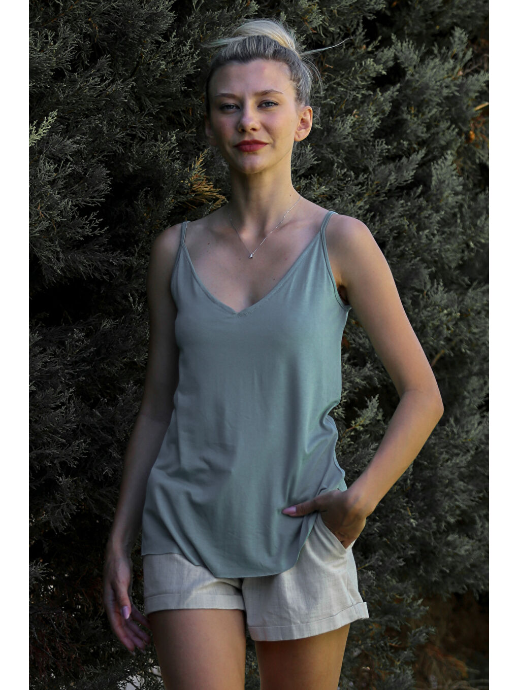 Haki V Yaka Askılı Yarım Astarlı Yırtmaçlı Örme Basic Casual Bluz-3