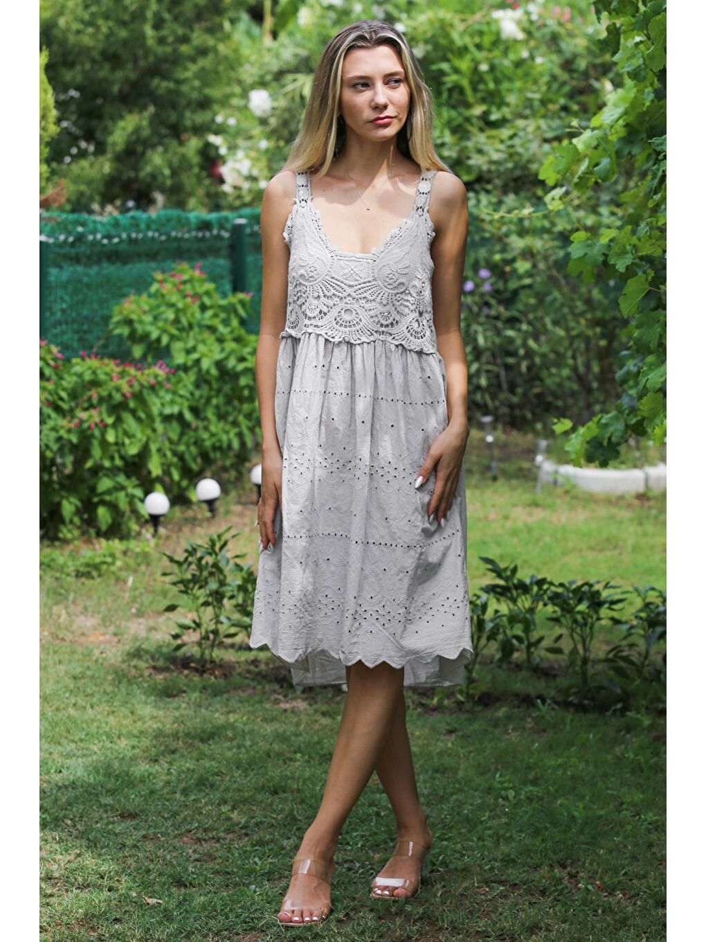 İtalyan Bej Askılı Dantelli Fistolu Dokuma Casual Elbise-2