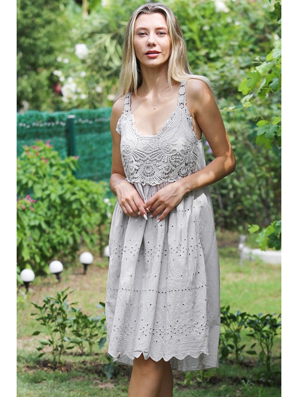 İtalyan Bej Askılı Dantelli Fistolu Dokuma Casual Elbise-3